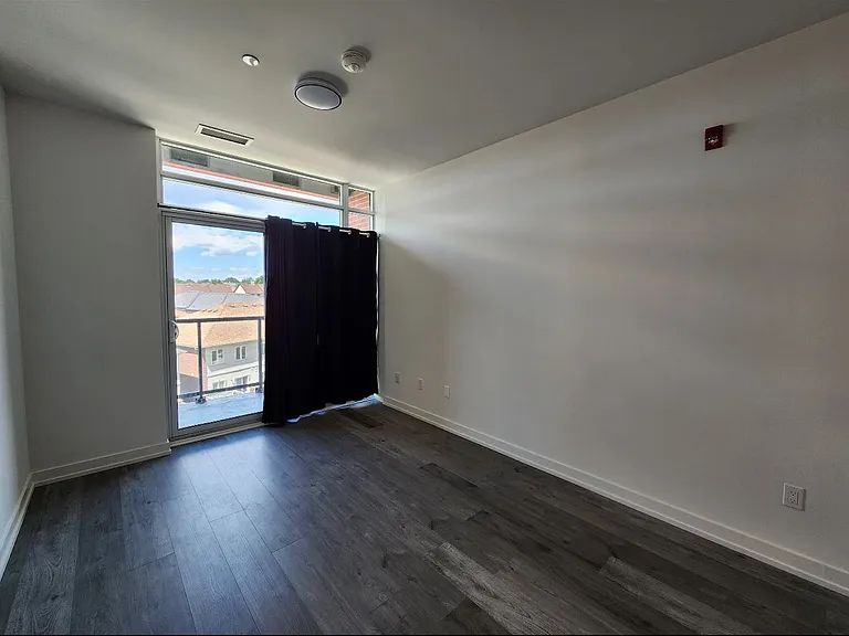 1010 Dundas St E #521 — Photo 14