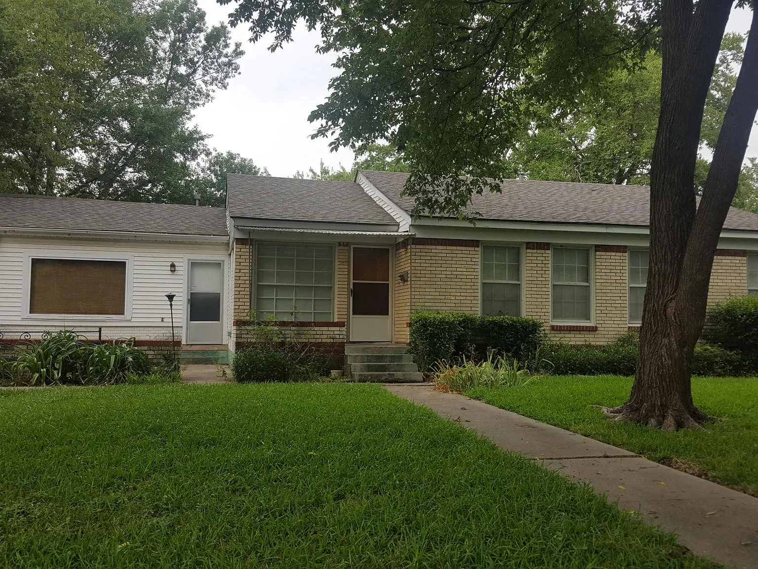 4 bed, 1966 sqft, $2,500 — Photo 1