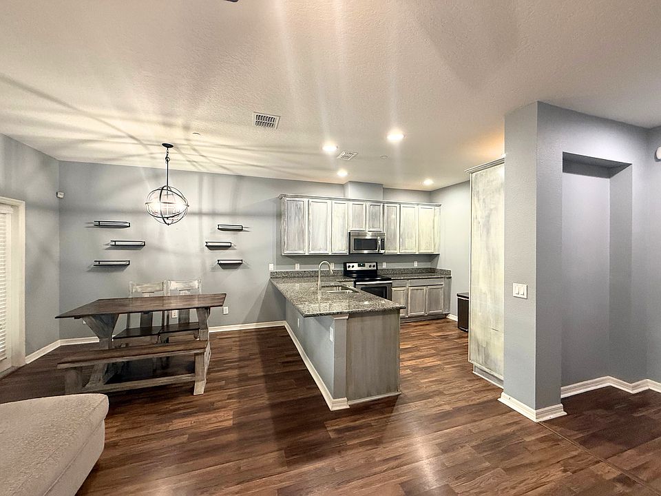 1st image of 106 Zamora Pl