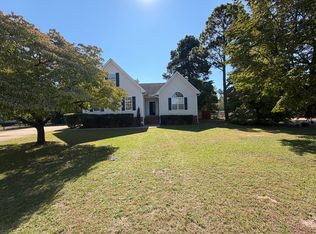 414 Raynor Dr, Fayetteville, NC 28311