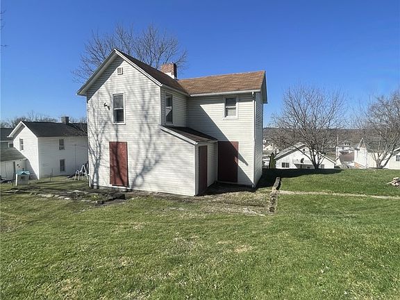 3rd image of 629 Forrest St