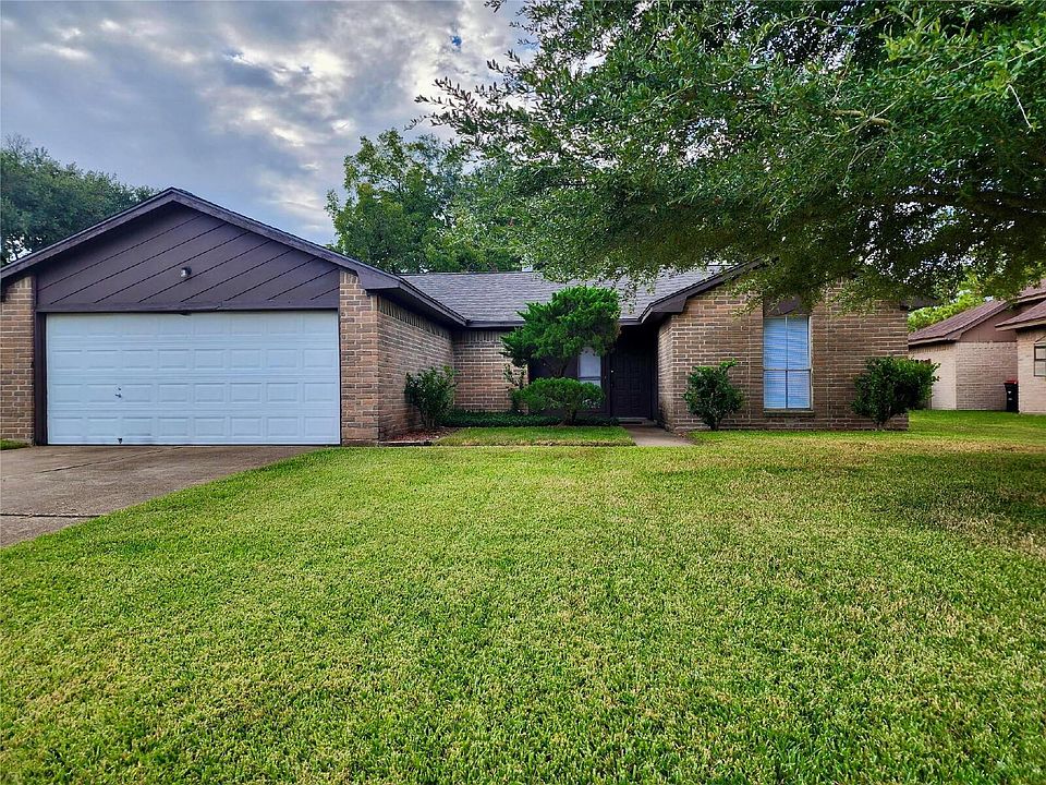 1st image of 21227 Park Mount Dr