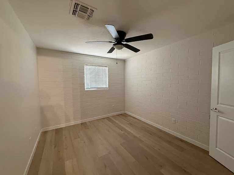 1402 E Roosevelt St #2 — Photo 9