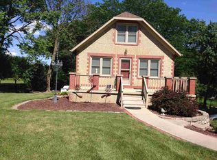 140 Cedar Rd, Crete, NE 68333