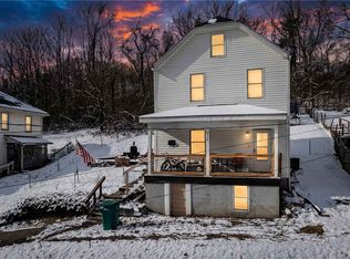 325 E Grant St, Houston, PA