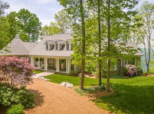 87 Brow Lake Rd, Lookout Mountain, GA 30750