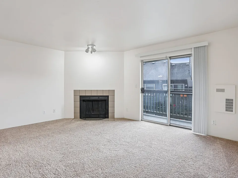 Poplar Lane Apartments
