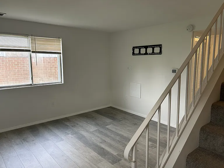 218 Aster Ln — Photo 9