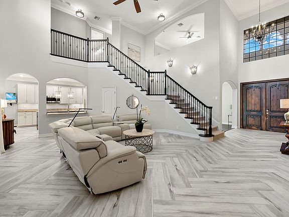 3rd image of 5015 Sands Blvd