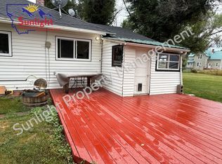17 Box St, Lavina, MT 59046