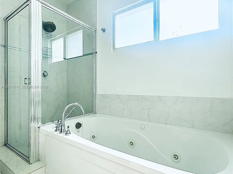 822 NE 19th Ave — Photo 31