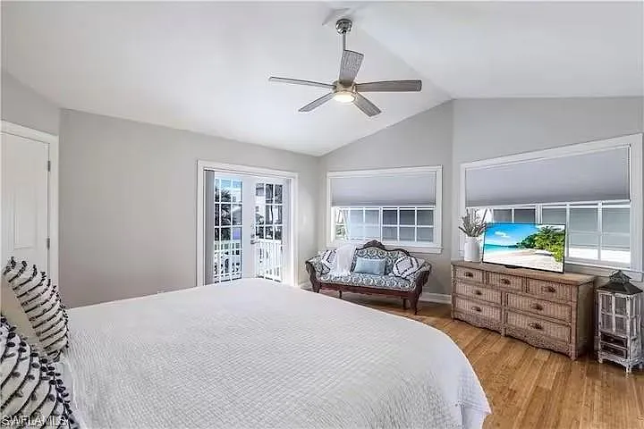 437 Trade Winds Ave — Photo 17