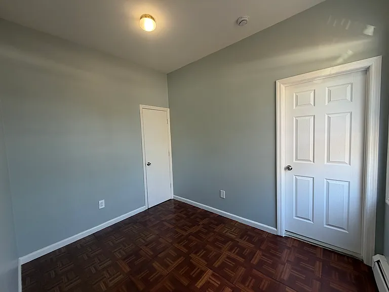 64 Franklin St #1R — Photo 6
