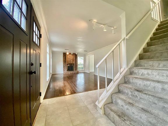 2nd image of 1204 N Yale Blvd