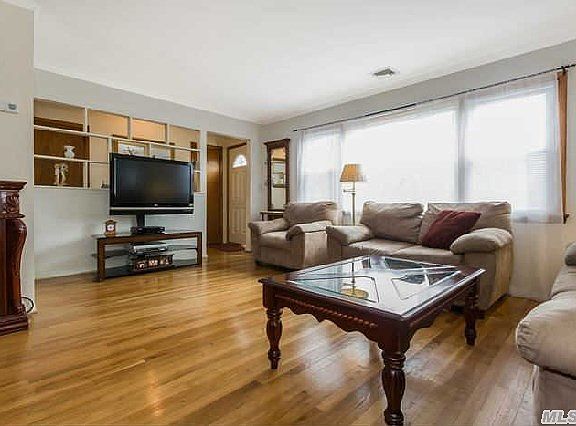 2nd image of 3 Catalpa Ave