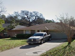 106 Nutmeg Ln, Euless, TX 76039