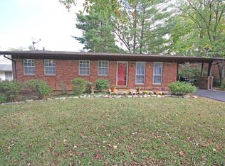 1300 Tahiti Dr, Saint Louis, MO