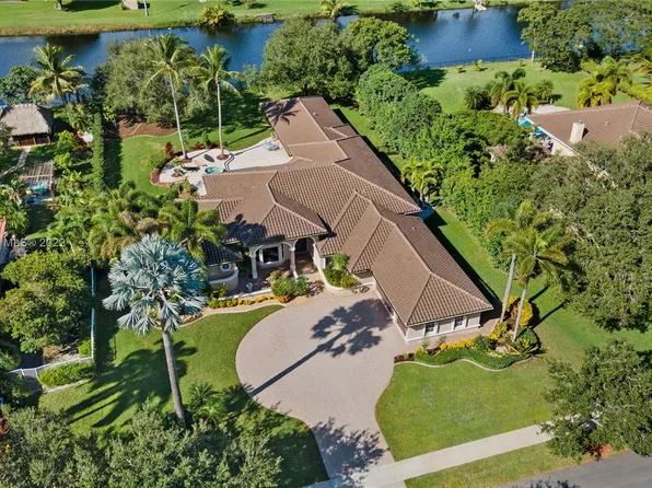 2581 SW 105th Ter, Davie, FL 33324