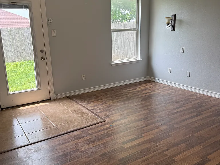 725 Cooper Ln — Photo 14
