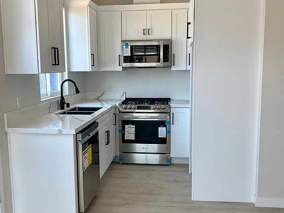 4th image of 1241 Ebony Ave #2