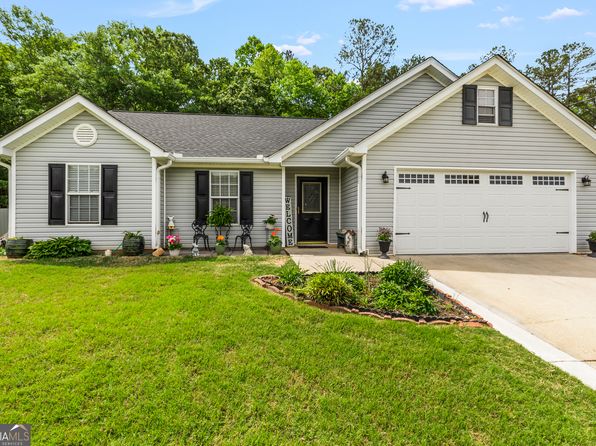 12 Connie Trl, Grantville, GA 30220