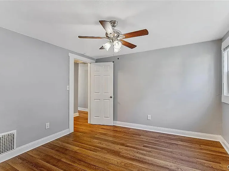 203 Maple St #ST1 — Photo 28