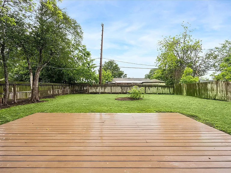 5850 Southminster Dr — Photo 5