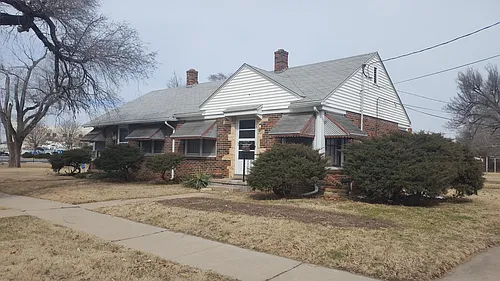 1106 S Schweiter Dr Photo 1