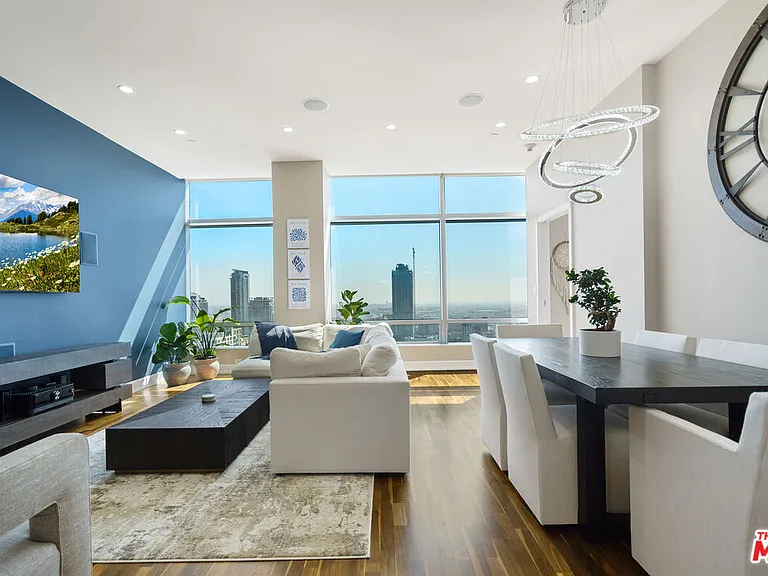 900 W Olympic Blvd #32G — Photo 4