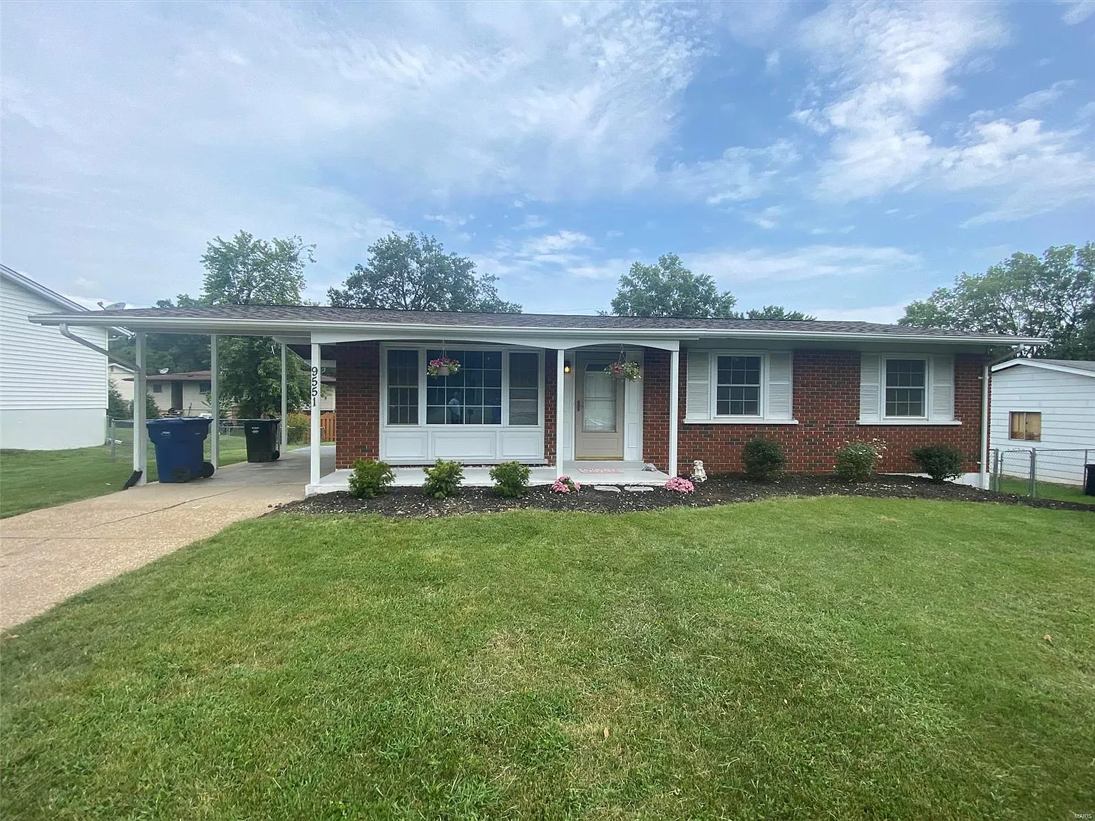 9551 Tealridge Dr photo 1