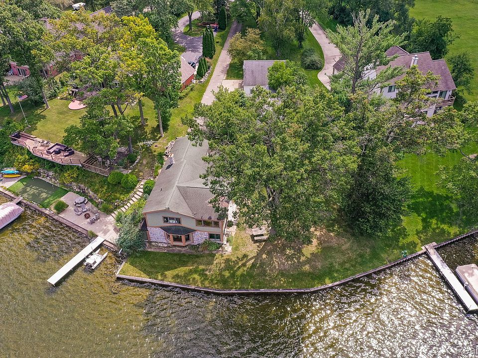 1st image of 4308 Island Park Dr