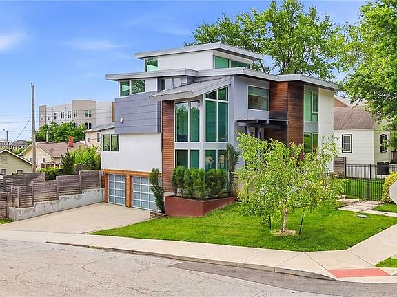 3rd image of 4601 Mercier St