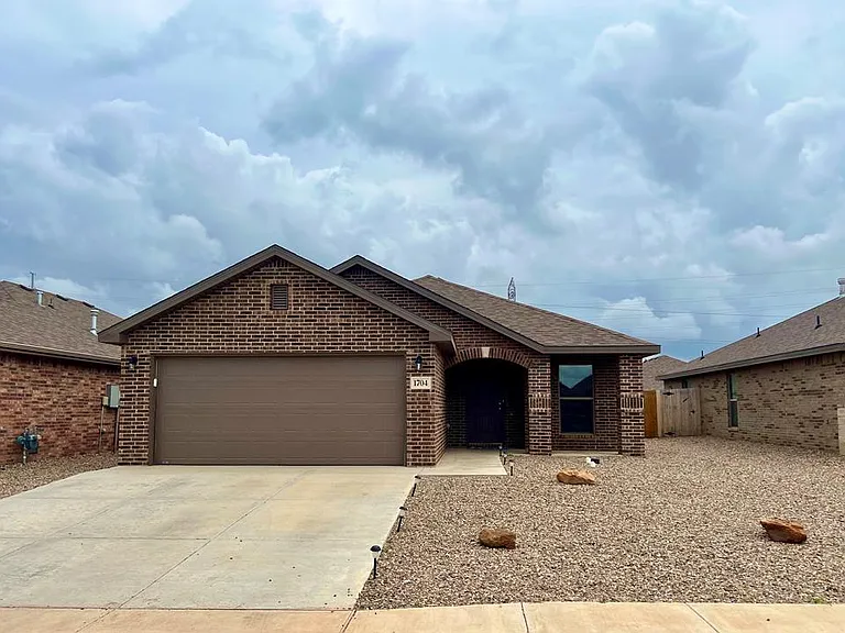 1704 Rattler Ln — Photo 1