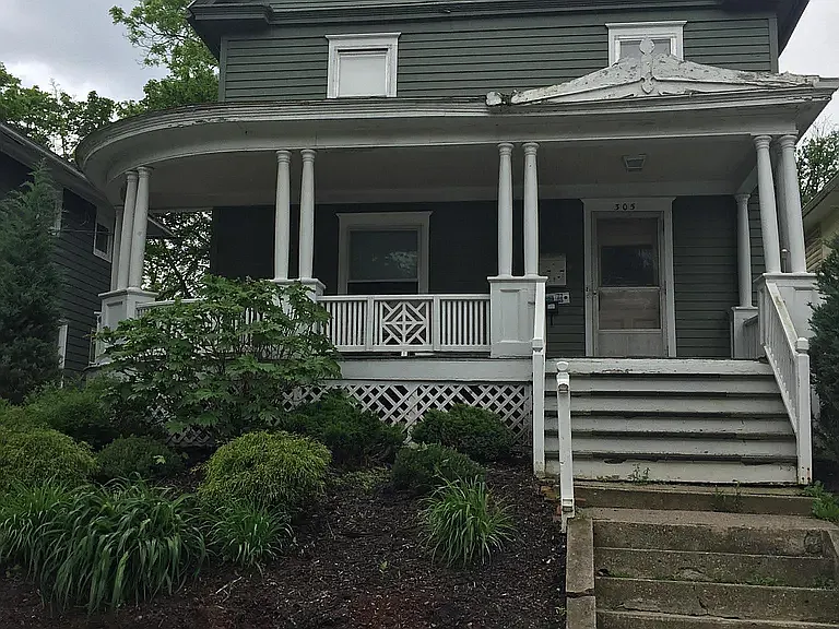 305 Castle St #3 — Photo 1