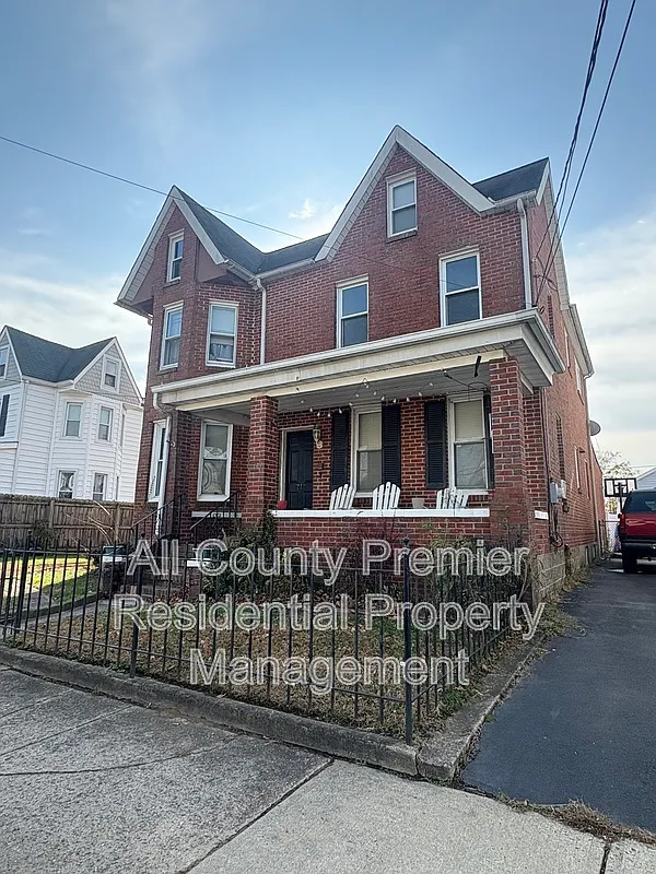 1 bed, 1.0 bath, 600 sqft, $1,550 — Photo 1