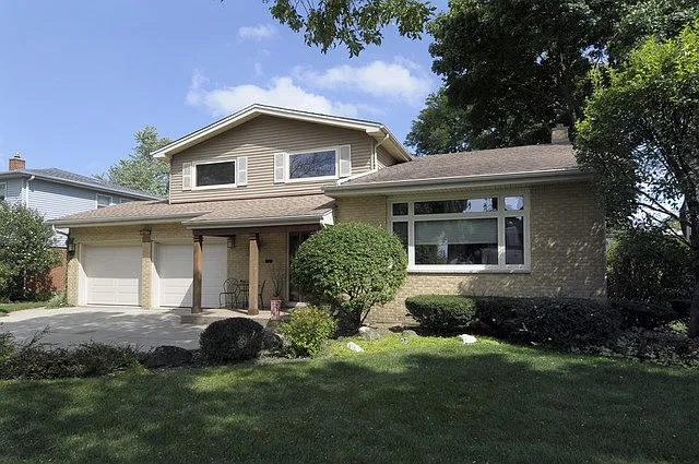 19 N Donald Ave photo 1
