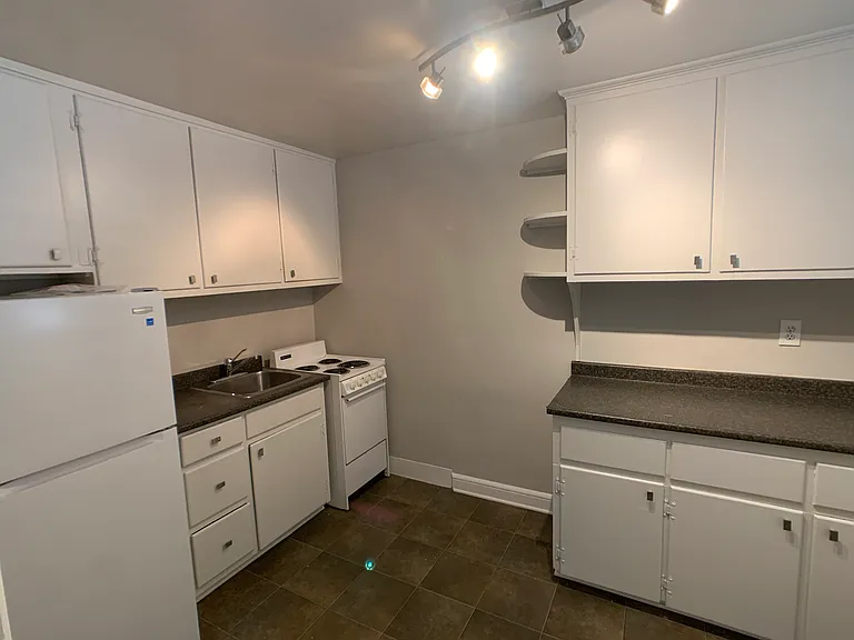 188 Lisgar St #3 — Photo 10