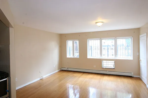 Rented by Peace of Mind Realty | media 18