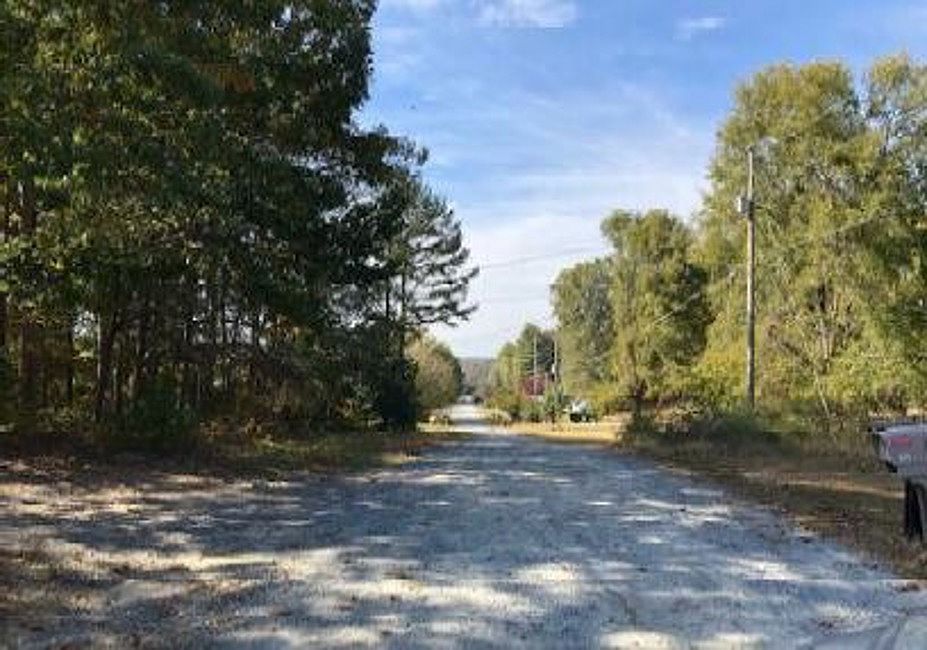 Exterior Neighborhood (street photo)