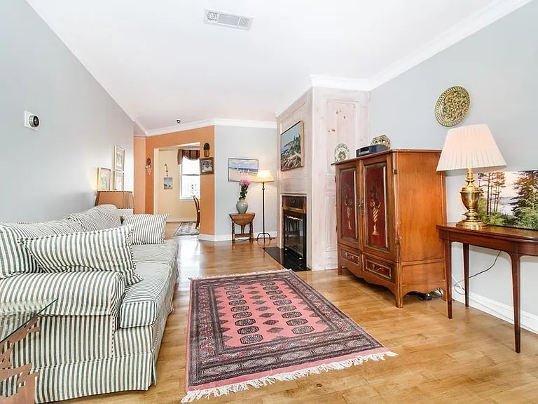 25 Revere St #5 — Photo 3