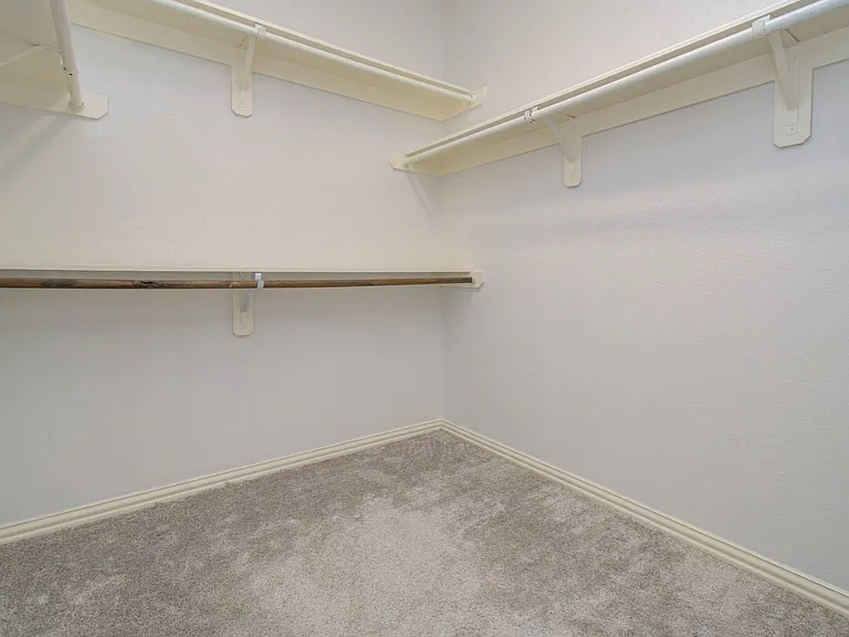 22314 Mosshall Ct — Photo 38