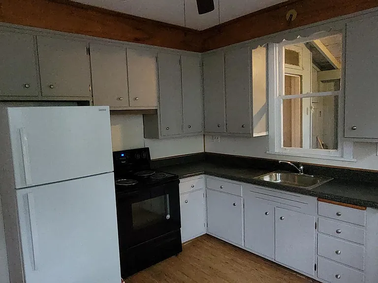 324 Spring St #1 — Photo 43