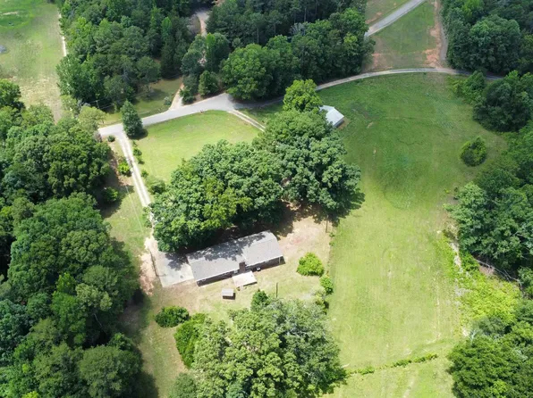 140 Loftis Dr, Pelzer, SC 29669