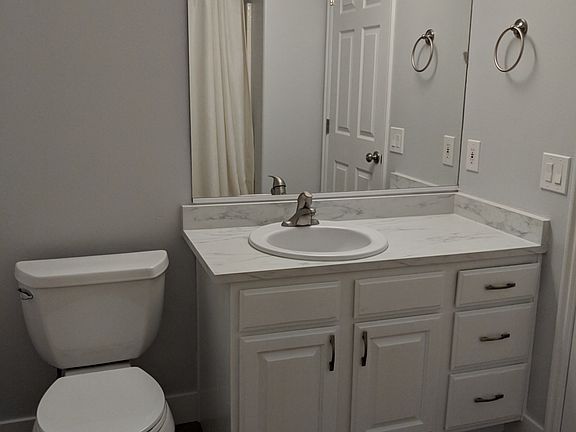 4th image of 480 N Scenic Dr W