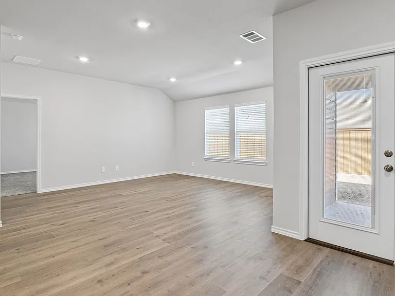 13197 Enclave Pkwy — Photo 32