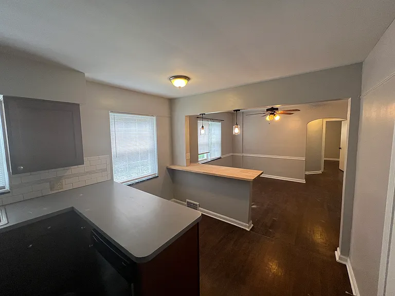 170 N Rose Blvd — Photo 1