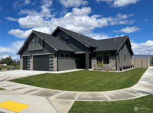 934 Racine Springs Dr, Wenatchee, WA 98801