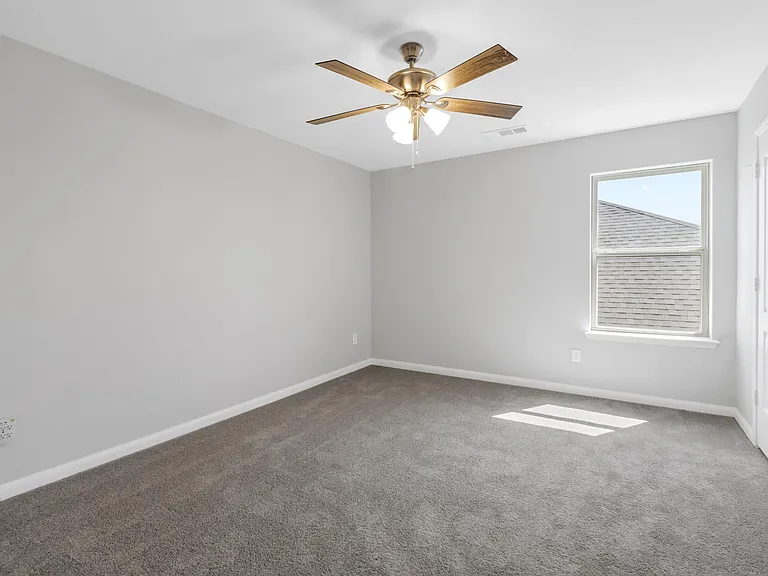 2136 Mulberry Dr — Photo 13