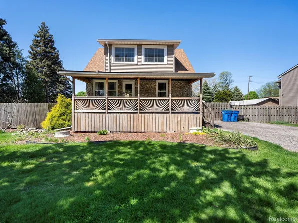 27225 James St, Warren, MI 48092