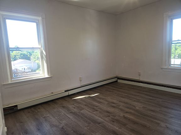 5th image of 818 Charles St Floor 3